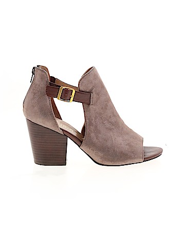 Studio Isola Heels (view 1)