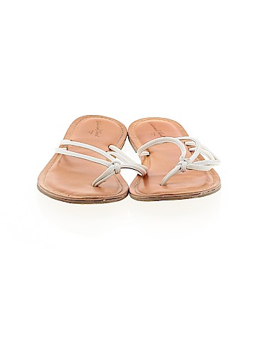 Universal Thread Sandals (view 2)
