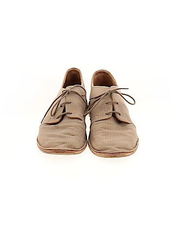 Vince. Flats (view 2)