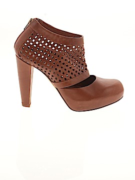 Loeffler Randall Size 5 1/2
