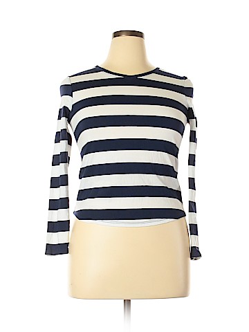 Old Navy Long Sleeve T-Shirt (view 1)