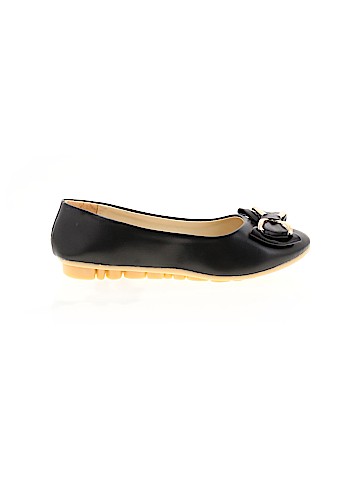 Unbranded Flats (view 1)