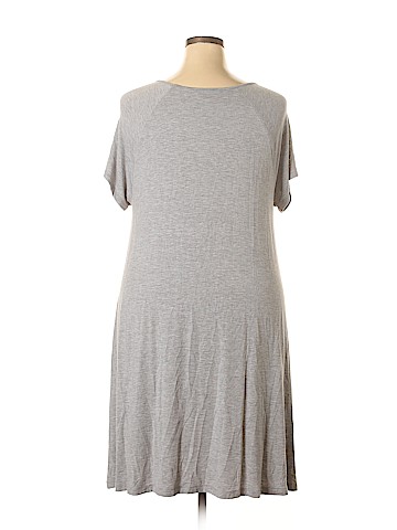 Old Navy Casual Dress (view 2)