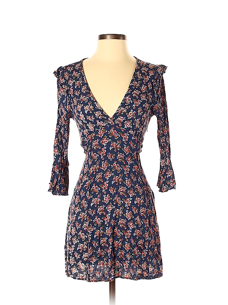 Le Lis 100% Rayon Floral Blue Casual Dress Size M - 76% off | ThredUp