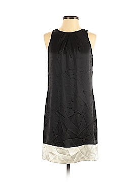 White House Black Market Size 2
