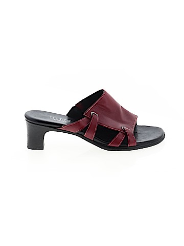 Munro American Heels (view 1)