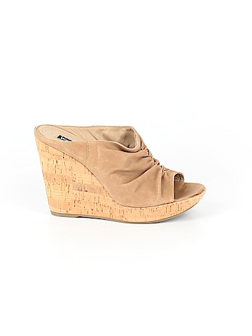 Vic Wedges (view 1)