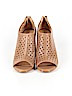 Tahari Tan Heels Size 7 1/2 - photo 2