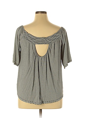 American Eagle Outfitters 3/4 Sleeve Top (view 2)