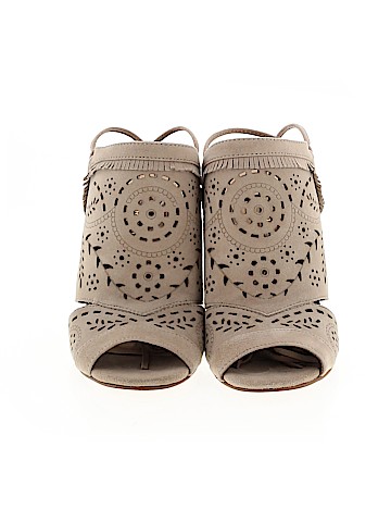 Ivanka Trump Heels (view 2)