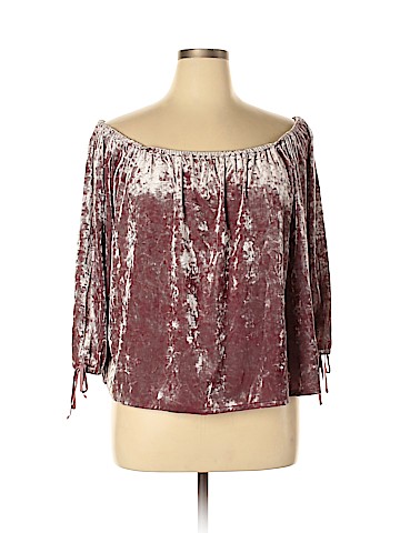 American Eagle Outfitters 3/4 Sleeve Top (view 1)