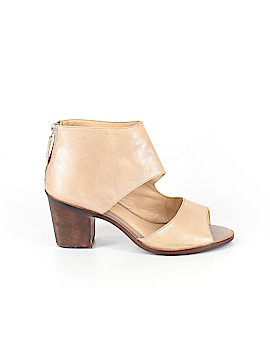 Kelsi Dagger Brooklyn Size 6 1/2