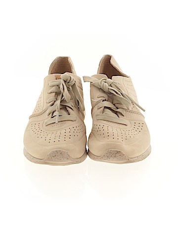 Ugg Australia Sneakers (view 2)