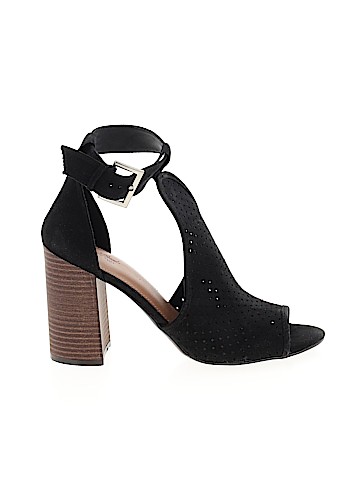 Universal Thread Heels (view 1)