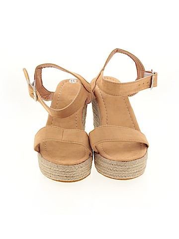 Unbranded Wedges (view 2)
