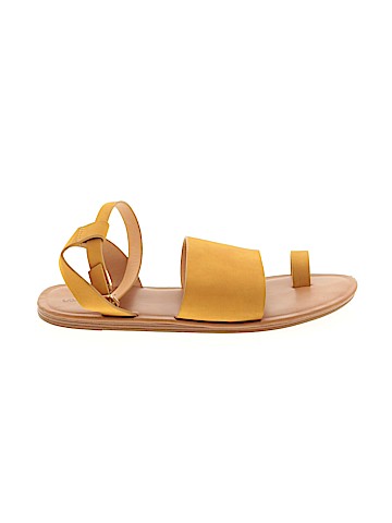 Universal Thread Sandals (view 1)