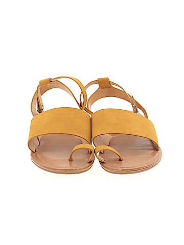 Universal Thread Sandals (view 2)