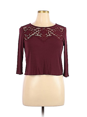 American Eagle Outfitters 3/4 Sleeve Top (view 1)