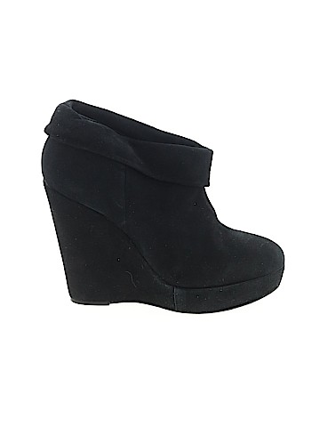 Pour La Victoire Ankle Boots (view 1)