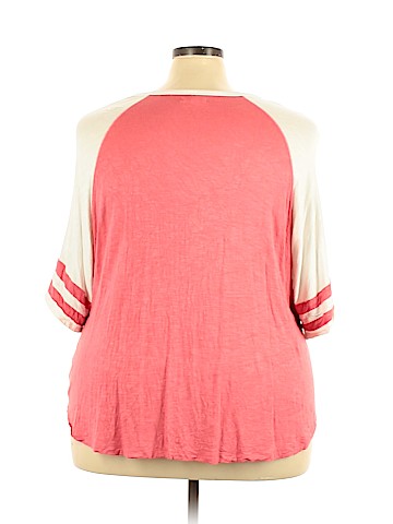 Maurices 3/4 Sleeve T-Shirt (view 2)