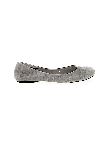 Unbranded Flats (view 1)