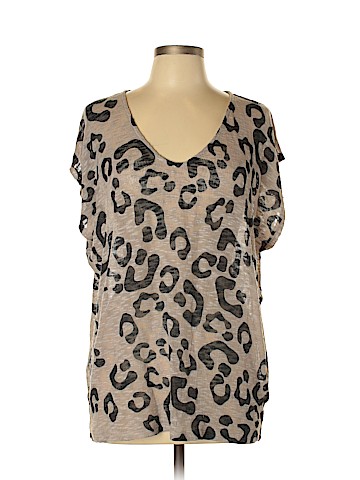 Forever 21 Pullover Sweater (view 1)