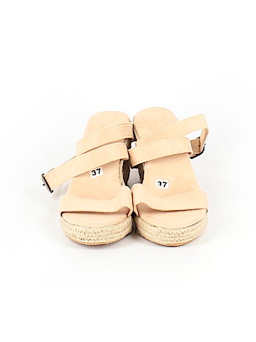 Unbranded Wedges (view 2)