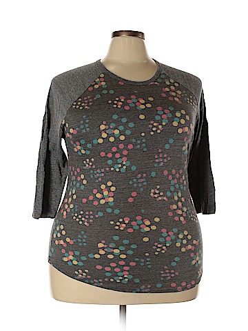 Lularoe 3/4 Sleeve T-Shirt (view 1)