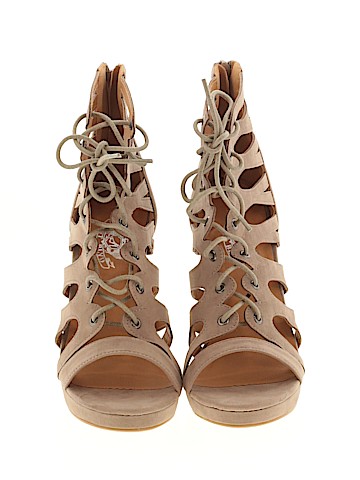 West Blvd. Heels (view 2)