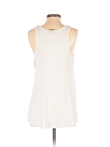 American Eagle Outfitters Sleeveless Top (view 2)