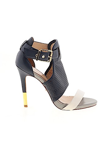 Pour La Victoire Heels (view 1)