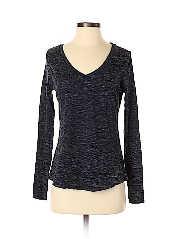 Old Navy Long Sleeve T-Shirt (view 1)