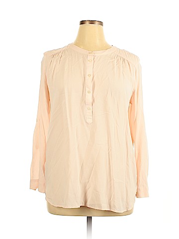 Ann Taylor LOFT Long Sleeve Button-Down Shirt (view 1)