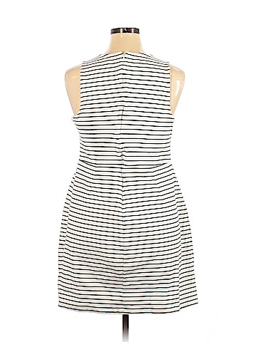 Old Navy Casual Dress (view 2)