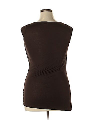 Cha Cha Vente Sleeveless Top (view 2)