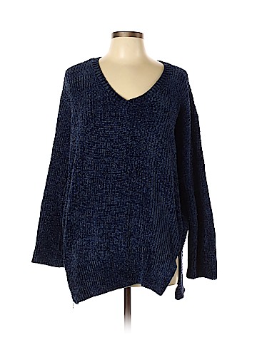 Romeo & Juliet Couture Pullover Sweater (view 1)