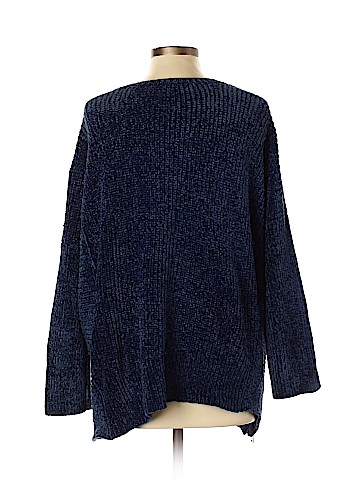 Romeo & Juliet Couture Pullover Sweater (view 2)