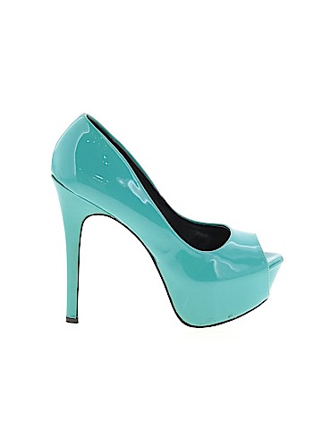 Taylor Says Heels (view 1)