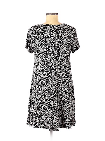 Old Navy Casual Dress (view 2)