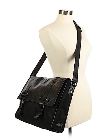 Kenneth Cole REACTION Messenger (view 2)