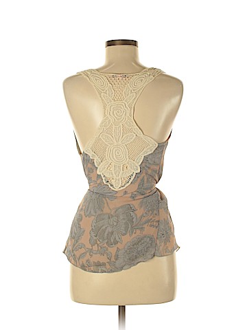 Romeo & Juliet Couture Sleeveless Blouse (view 2)