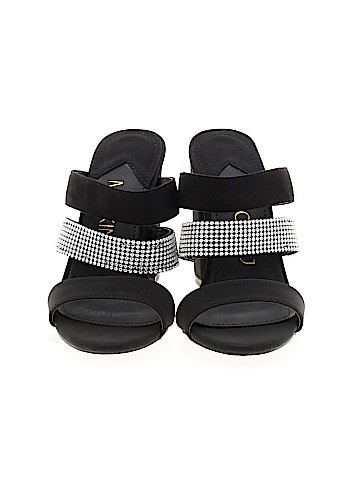 Mackin J Heels (view 2)