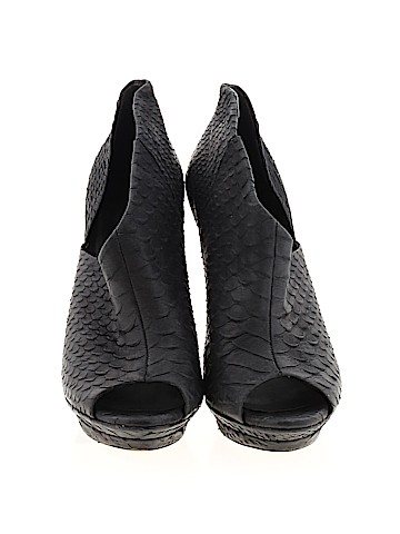 BCBGMAXAZRIA Heels (view 2)