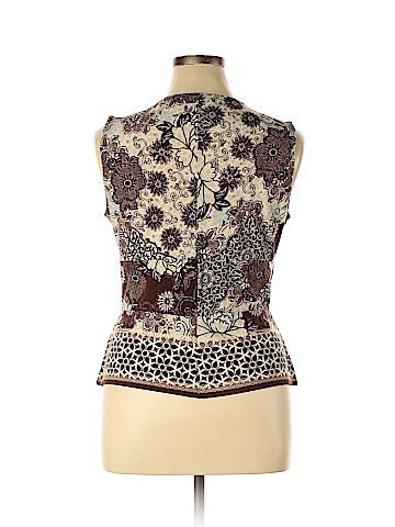 North Style Sleeveless Blouse (view 2)