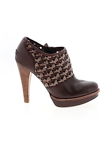 Ugg Australia Ankle Boots (view 1)