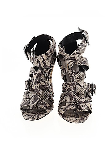 Preview International Heels (view 2)