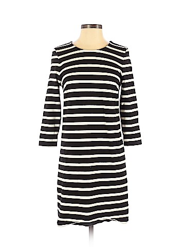 Old Navy Casual Dress (view 1)