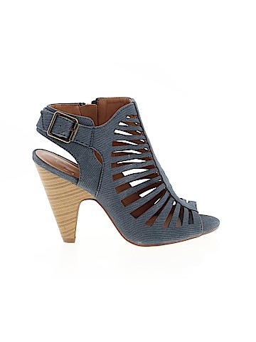 Derek Heart Heels (view 1)