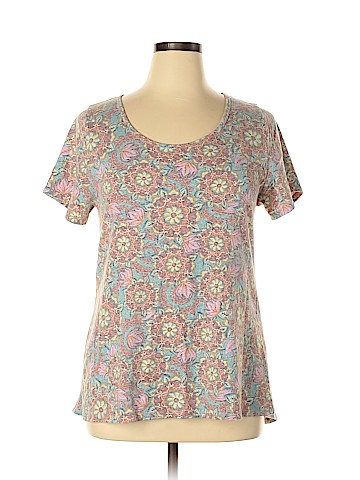 Lularoe Short Sleeve T-Shirt (view 1)
