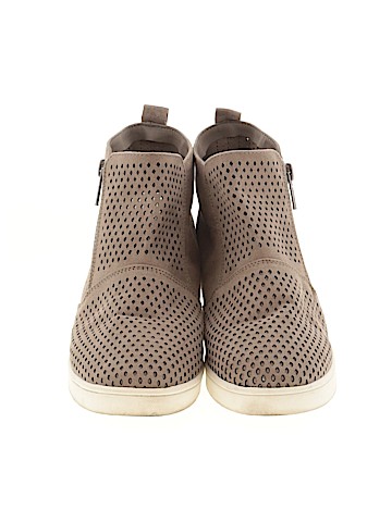 Art Class Sneakers (view 2)